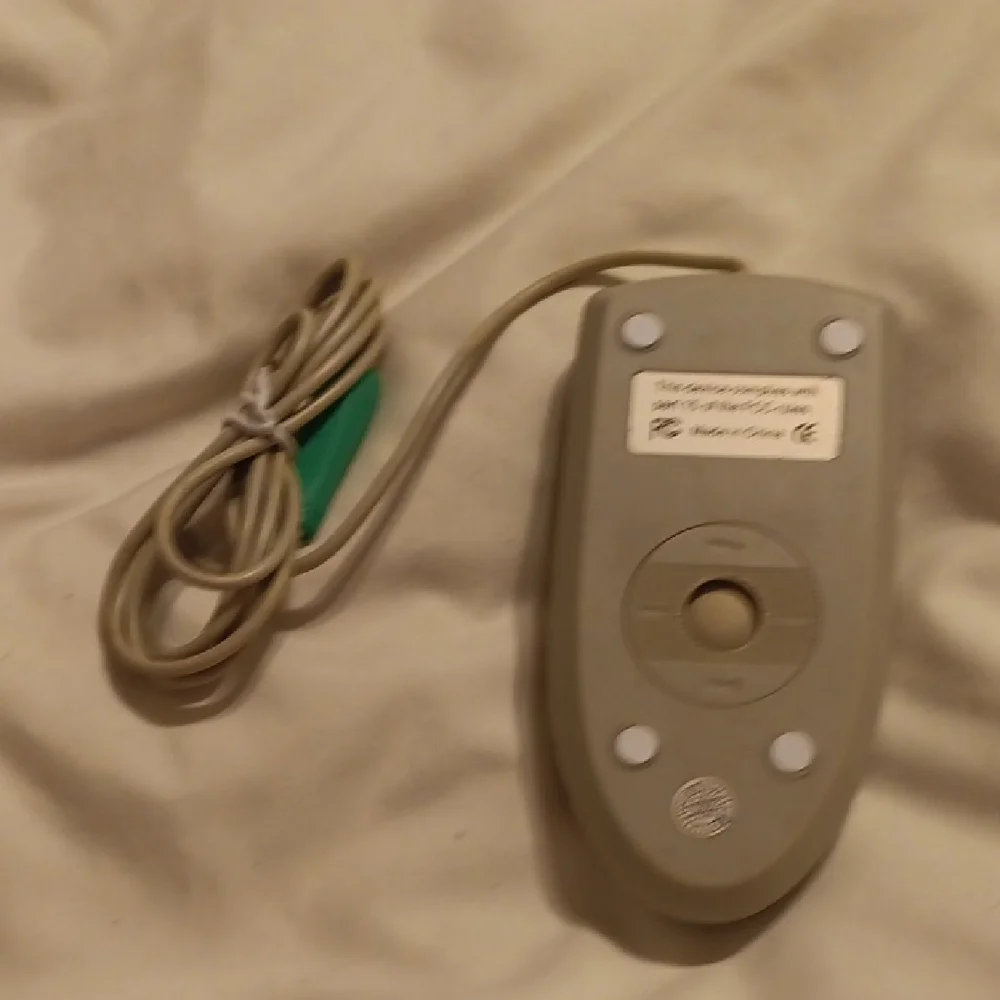 White PS/2 Mouse